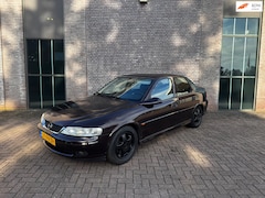 Opel Vectra - 1.6-16V Business Edition