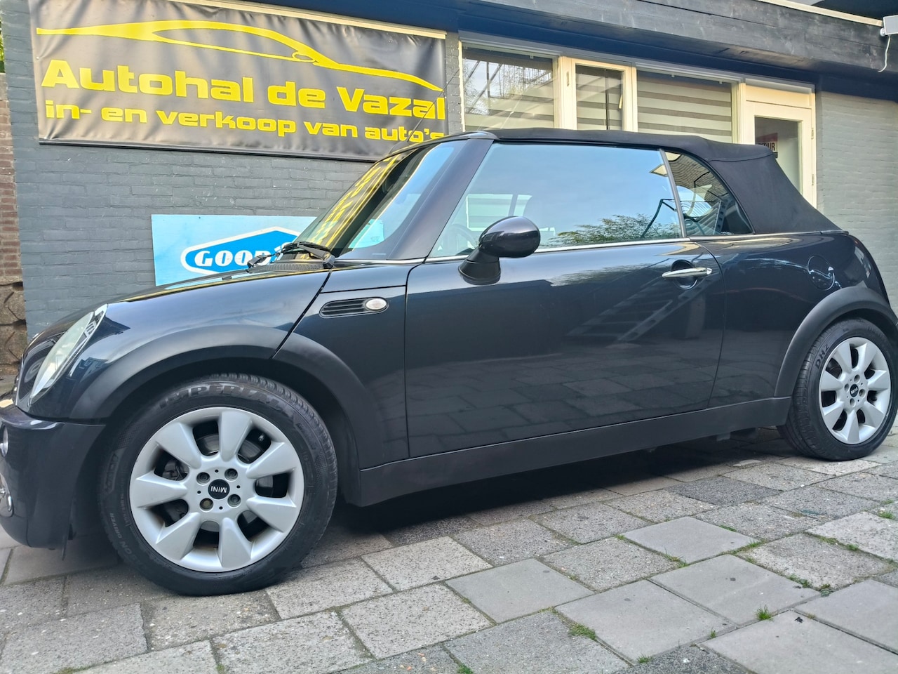 MINI Cabrio - 1.6 Cooper Chili Mini 1.6 Cooper Chili, vol leer parkeersensoren harman /kardon - AutoWereld.nl