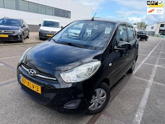 Hyundai i10 - 1.1 i-Drive Cool / 1 JAAR APK / AIRCO / NAP / 5DRS / BOEKJES/ ZEER NETTE AUTO