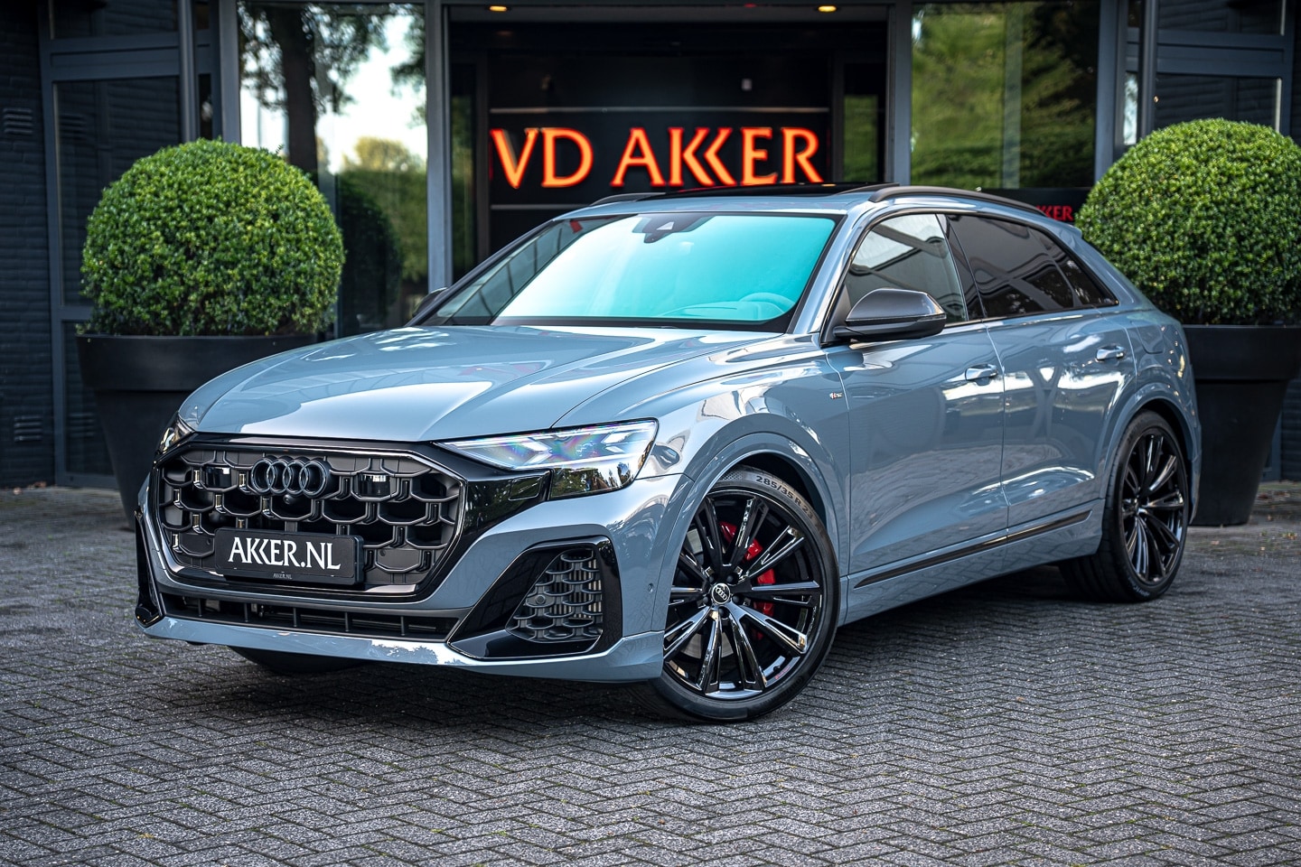 Audi Q8 - 60 TFSIe Np. 183K Exclusive Lak | Carbon | Sportdiff. | Massage | B&O 3D | Lederpakket - AutoWereld.nl