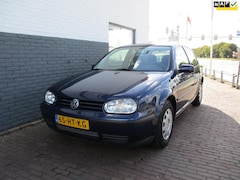 Volkswagen Golf - 1.6 Trendline