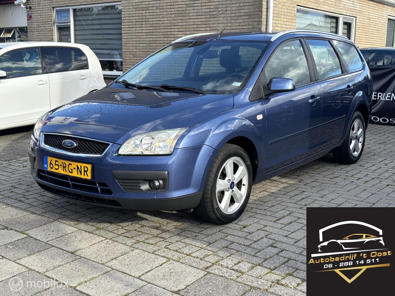 Ford Focus Wagon - 1.6-16V Titanium | airco | apk | trekhaak ! - AutoWereld.nl