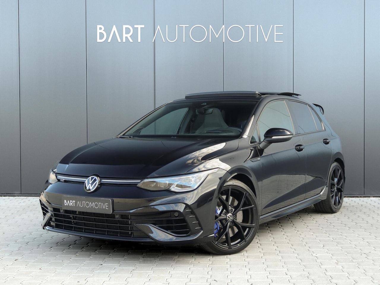 Volkswagen Golf - 2.0 TSI R 4Motion 333PK|Akra|Pano|HUD|IQ|ACC - AutoWereld.nl