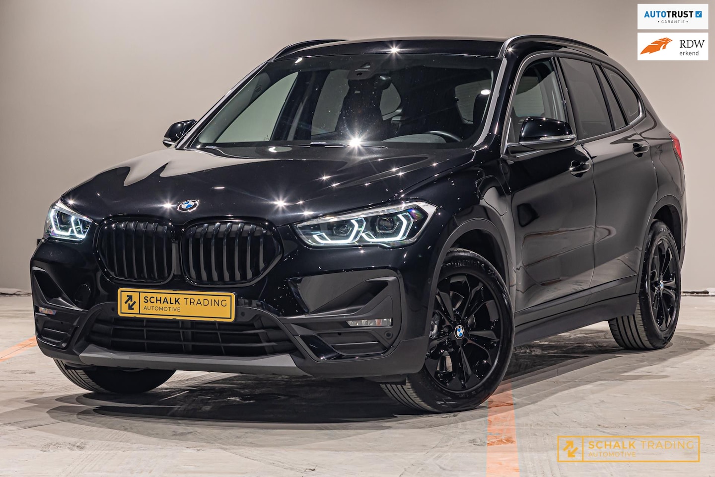 BMW X1 - XDrive25e High Executive|LED|DealerOnd|Garantie - AutoWereld.nl