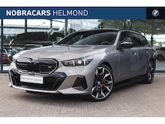 BMW i5 Touring - M60 xDrive M Sport / Panoramadak / Trekhaak / Stoelventilatie / Parking Assistant Professi
