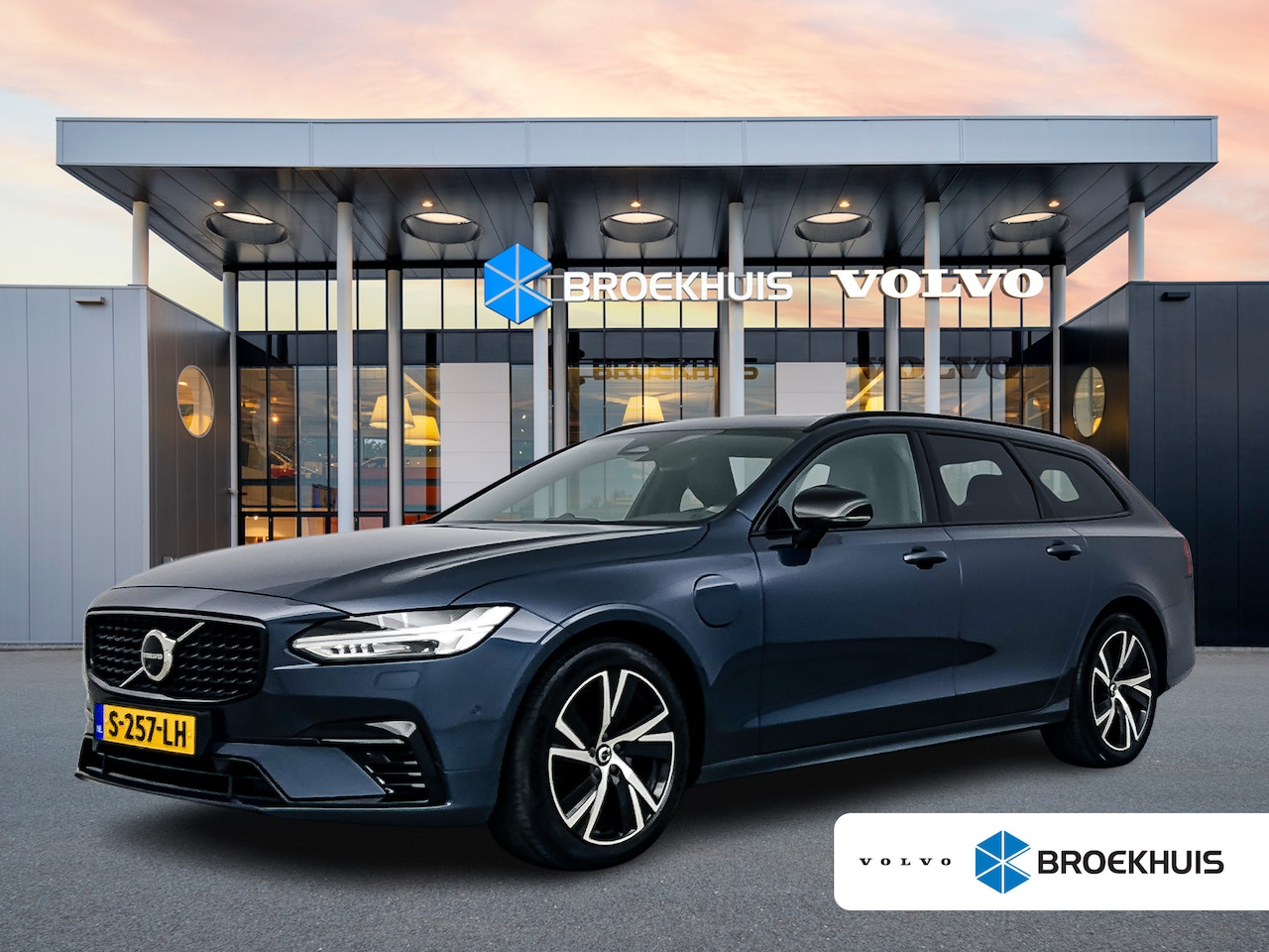 Volvo V90 - T6 Recharge R-Design | Google | 18" Allseason | Luchtvering | Bowers & Wilkins | Head-up | - AutoWereld.nl