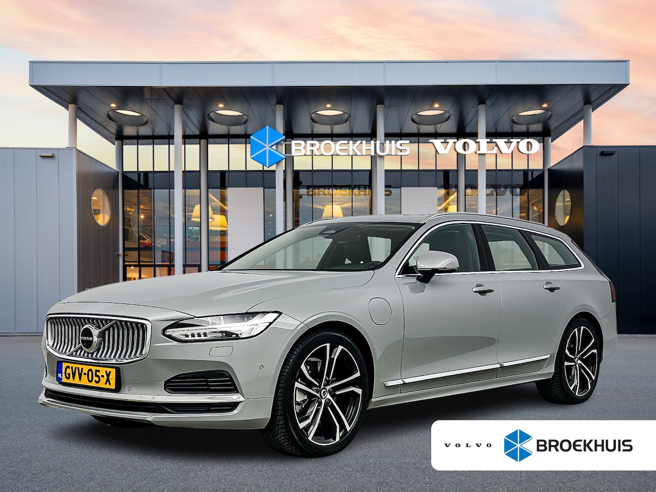 Volvo V90 - T6 Recharge Ultra Bright | 20" | Nappa leder | Massage stoelen | 360 Camera | Trekhaak | P - AutoWereld.nl
