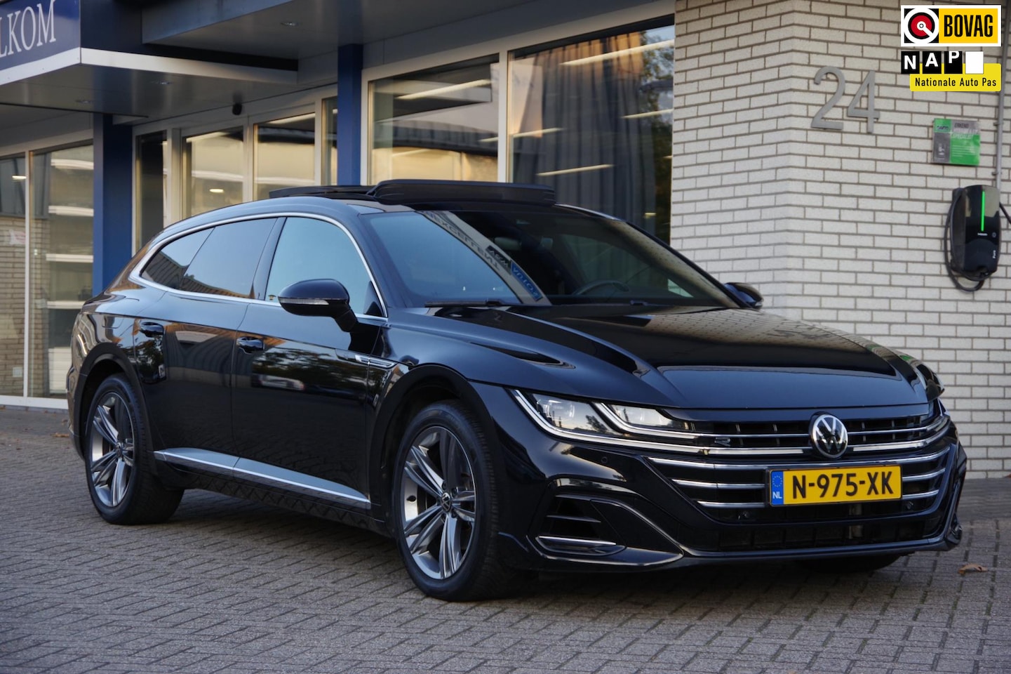 Volkswagen Arteon Shooting Brake - 2.0 TSI R-Line 190PK Panoramadak Elektrische achterklep - AutoWereld.nl