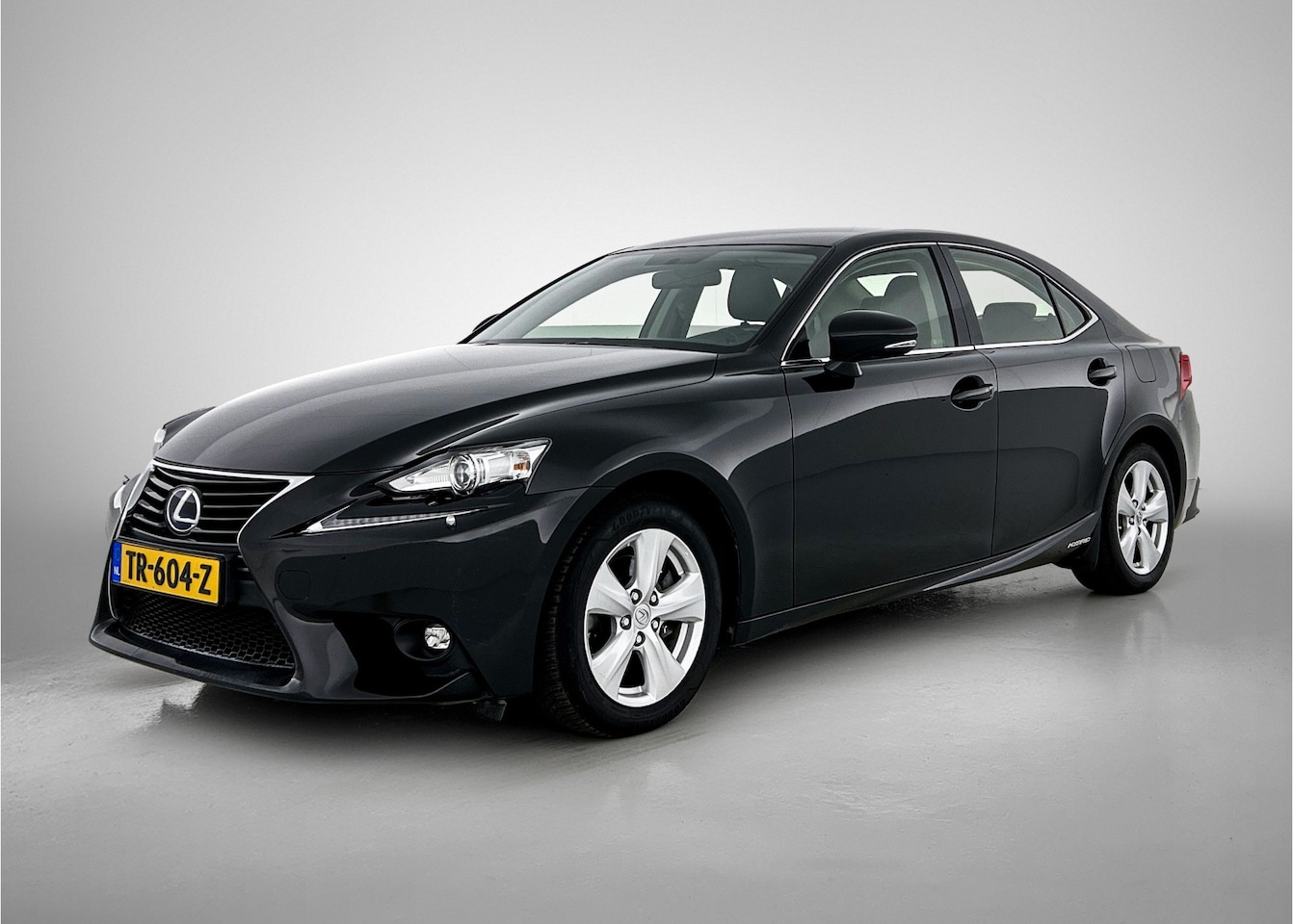 Lexus IS - 300h Limited Navi | radio/CD | Lm velgen | bluetooth | - AutoWereld.nl