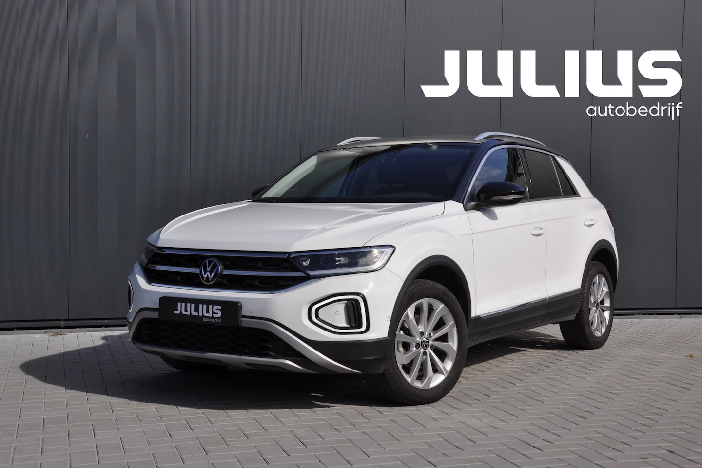 Volkswagen T-Roc - 1.5 TSI Style NAVI Trekhaak - AutoWereld.nl