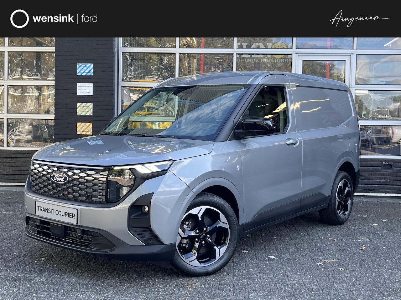 Ford Transit Courier - E-Transit Limited 44 kWh 136pk! 292km WLTP, Navigatie, Adapt Cruise Control, Trekhaak+750k - AutoWereld.nl