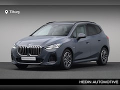 BMW 2-serie Active Tourer - 220i | Driving Assistant | Comfort Access | Glazen Panoramadak | PDC Voor/Achter | Trekhaa