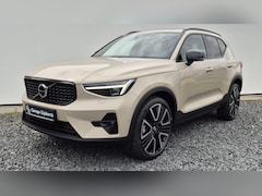Volvo XC40 - 2.0 B3 Ulta Dark Vol uitgerust 21"Licht metaal - 360 Camera - Panorama schuifkantel dak