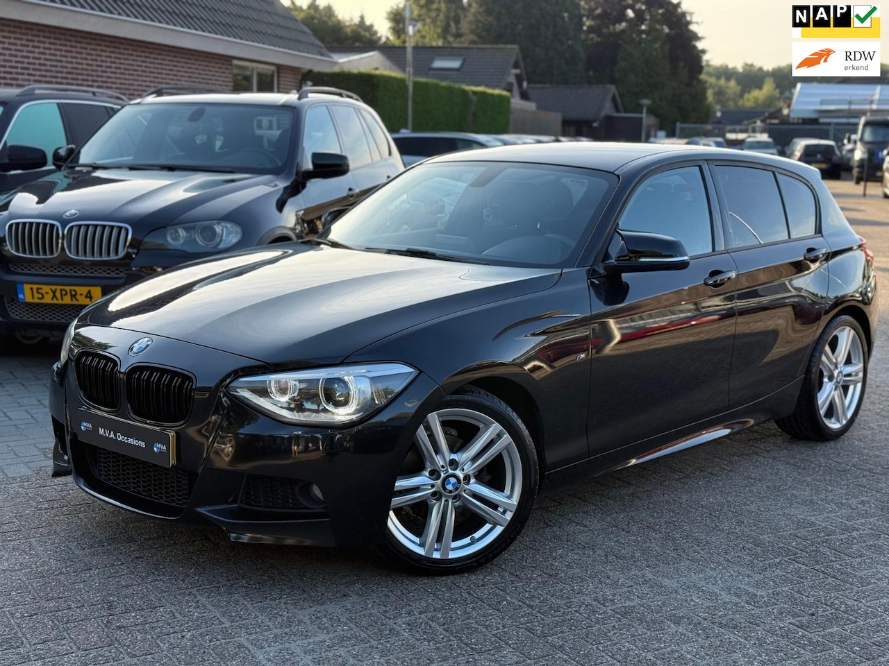 BMW 1-serie - 116i Executive M Sport|Nieuwe Ketting + Klepseals|Navigatie|Climate control|Trekhaak|Cruis - AutoWereld.nl