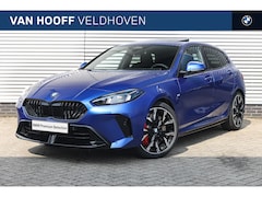 BMW 1-serie - 120 M Sport Automaat / Panoramadak / Sportstoelen / Achteruitrijcamera / M Adaptief onders