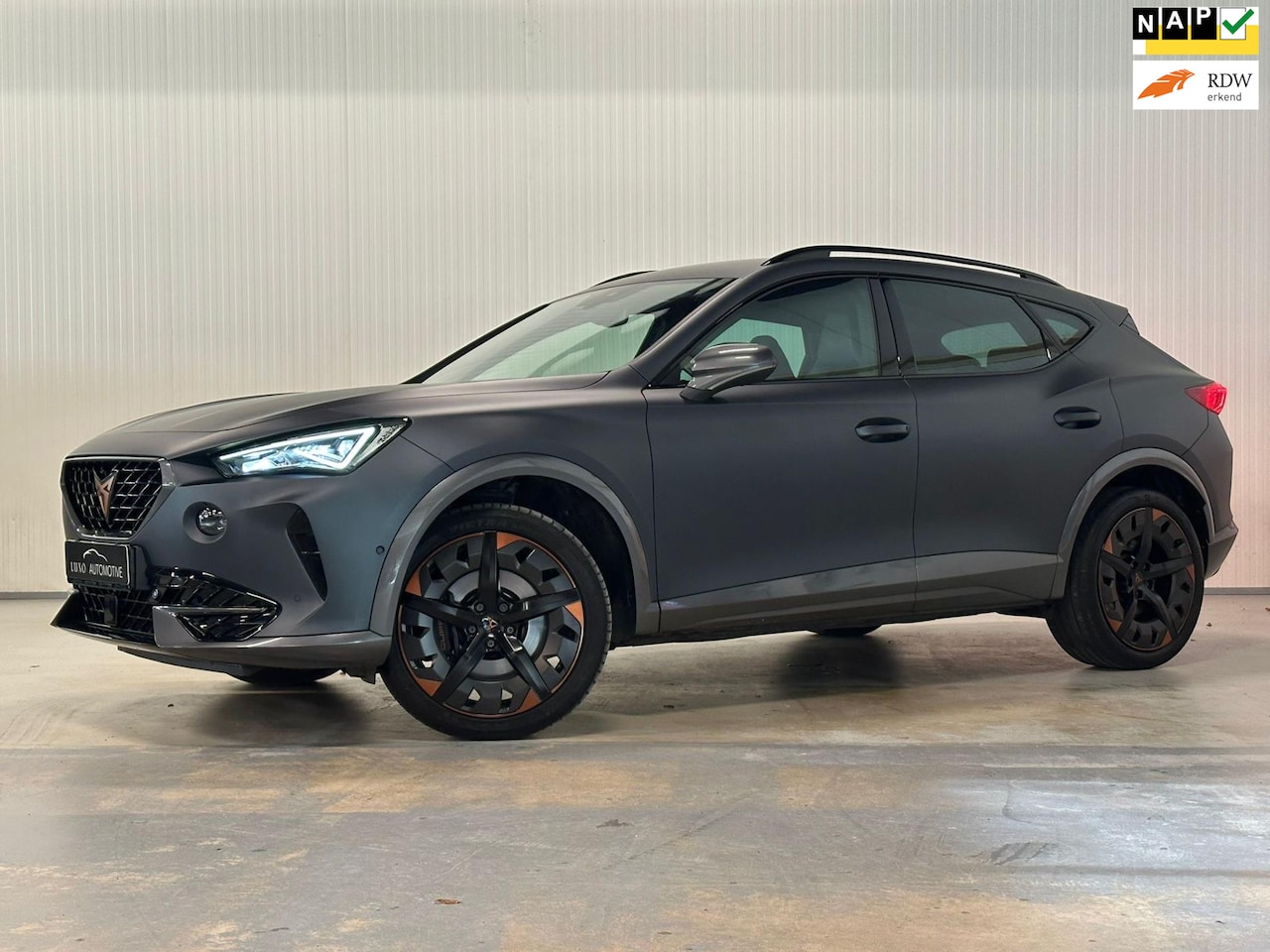 CUPRA Formentor - 2.0 TSI 4DRIVE VZ | AMBIANCE | LEDER | CAMERA | MAT BLAUW - AutoWereld.nl