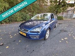 Ford Focus Wagon - 1.6-16V Futura ZO INGERUILD ZO WEG PRIJSJE
