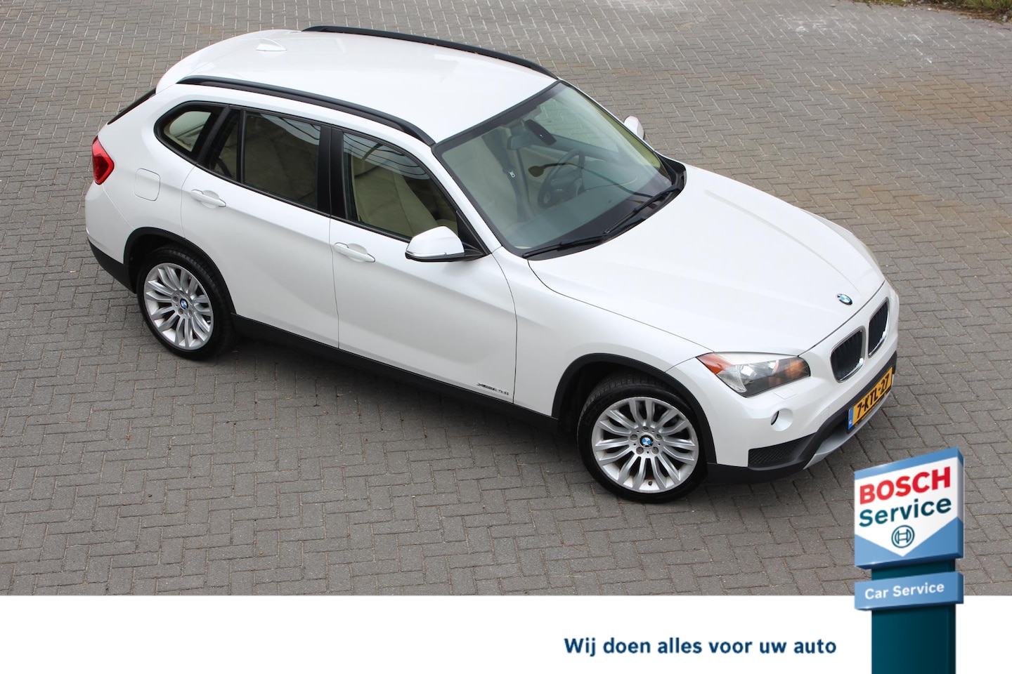 BMW X1 - XDrive28i 245pk 4x4 High Executive , leder, afn trekhaak 2200KG, Navi, Camera, stoel+stuur - AutoWereld.nl
