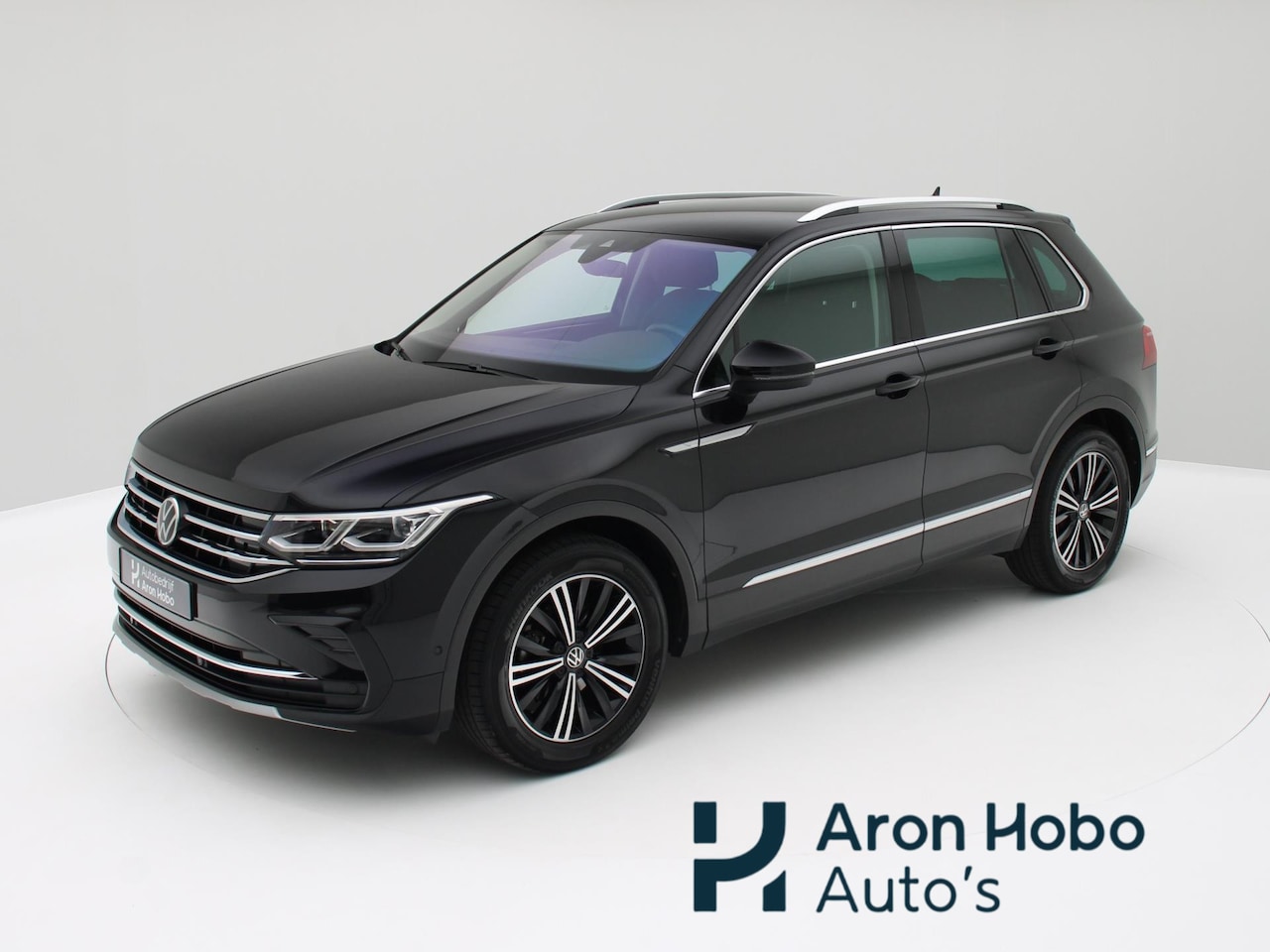 Volkswagen Tiguan - 1.5 TSI Elegance Camera, Trekhaak, Carplay, Sfeerverlichting - AutoWereld.nl