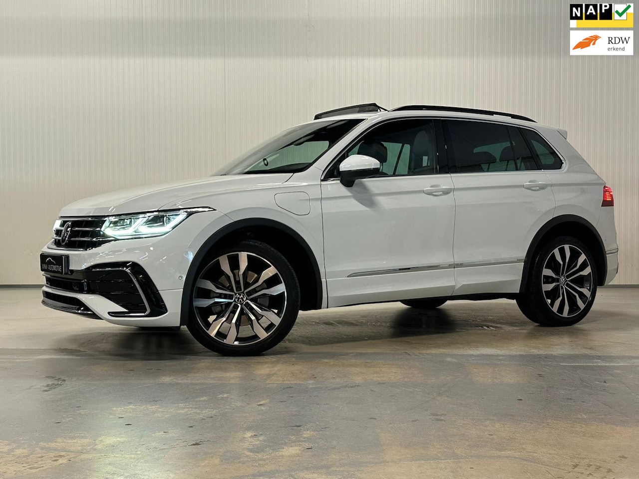 Volkswagen Tiguan - 1.4 TSI eHybrid R-Line Business+ | PANO | IQ LIGHTS | CAMERA - AutoWereld.nl