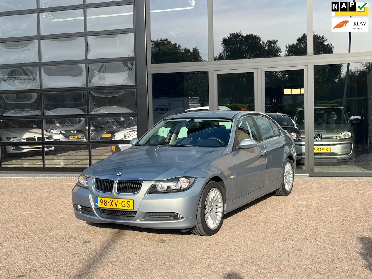 BMW 3-serie - 318i 318i , Clima, Navi, Stoelverwarming - AutoWereld.nl