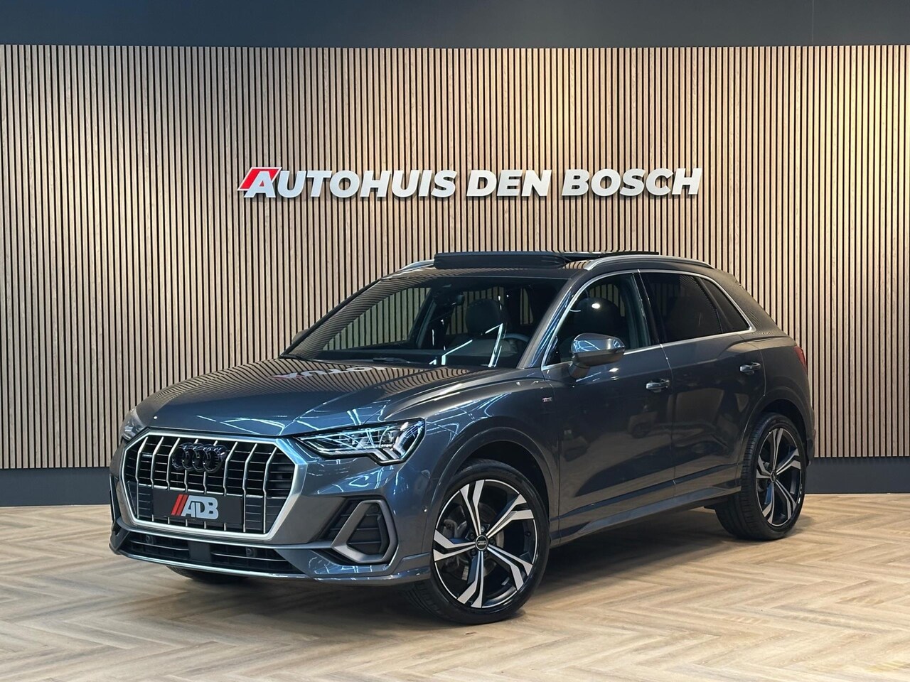Audi Q3 - 40 TFSI Quattro S Line 190PK - Pano - Carplay - AutoWereld.nl