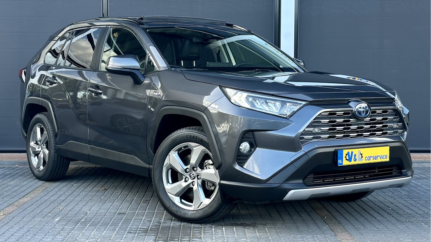 Toyota RAV4 - 2.5 Hybrid Dynamic / Panno / Leer / Stoelverwr. / Carplay - AutoWereld.nl