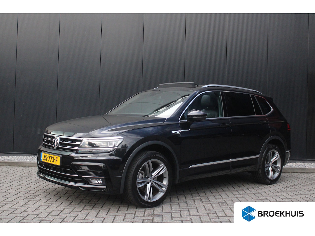 Volkswagen Tiguan Allspace - 1.5 TSI Highline | Panoramadak | Trekhaak | Leder | 360 camera | Elec achterklep | 2e elec - AutoWereld.nl