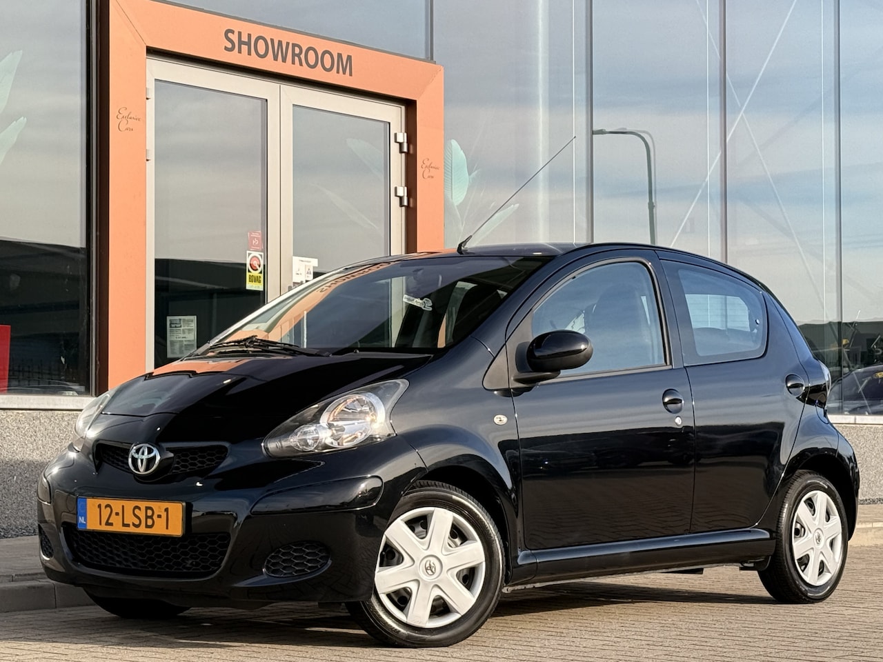 Toyota Aygo - 1.0-12V Comfort | 5 Deurs | Automaat | Airco | CD - Speler | Elektrische Ramen | - AutoWereld.nl