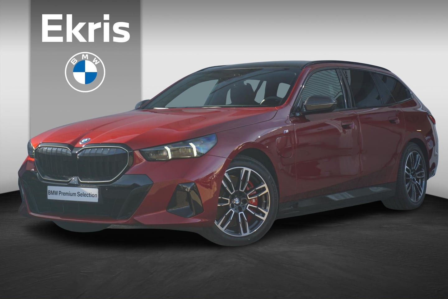 BMW 5-serie Touring - 550e xDrive M Sportpakket Pro Panoramadak / Driving Assistant Professional / Bowers & Wilk - AutoWereld.nl