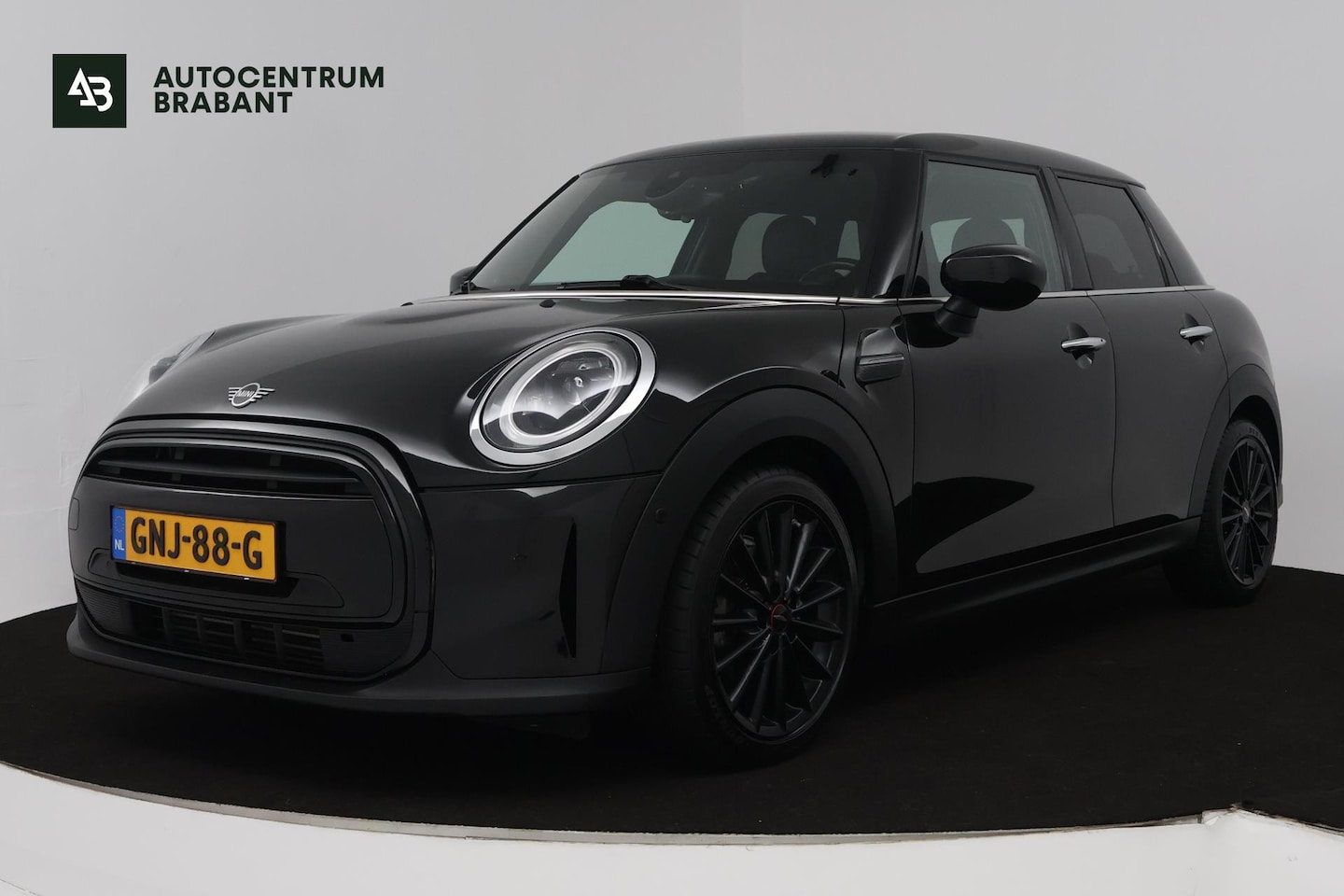 MINI John Cooper Works - Mini 1.5 Automaat (HEAD-UP, GROOT-NAVIGATIE, STOELVERWARMING, CARPLAY, SPORTSTOELEN, LED, - AutoWereld.nl