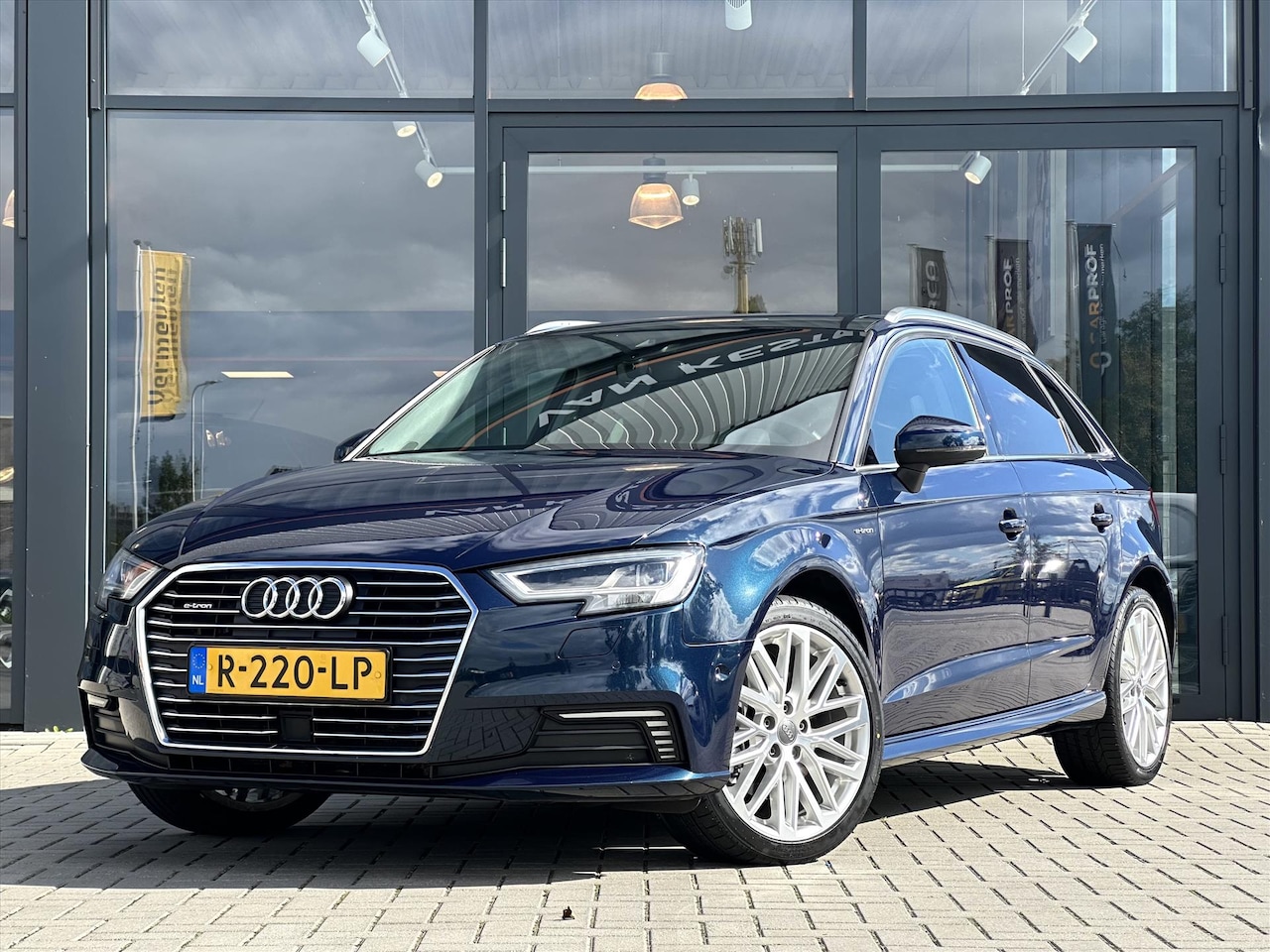 Audi A3 Sportback - 1.4 TFSI 204pk E-tron PHEV S tronic Ambition | Pano | Half leer | ACC | CarPlay | 18” | La - AutoWereld.nl