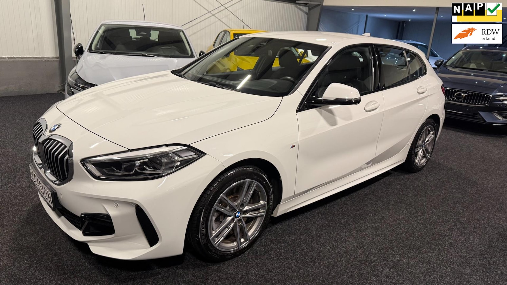 BMW 1-serie - 120i M Sport Virtueel Display, Navi, Apple Carplay - AutoWereld.nl