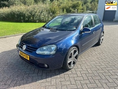 Volkswagen Golf - 2.0 FSI Sportline