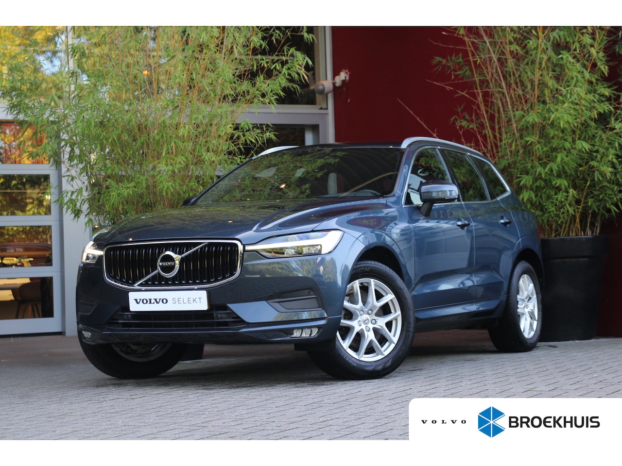 Volvo XC60 - 2.0 B4 Momentum Business | Adaptive Cruise | Trekhaak | Stuur/stoelverwarming - AutoWereld.nl