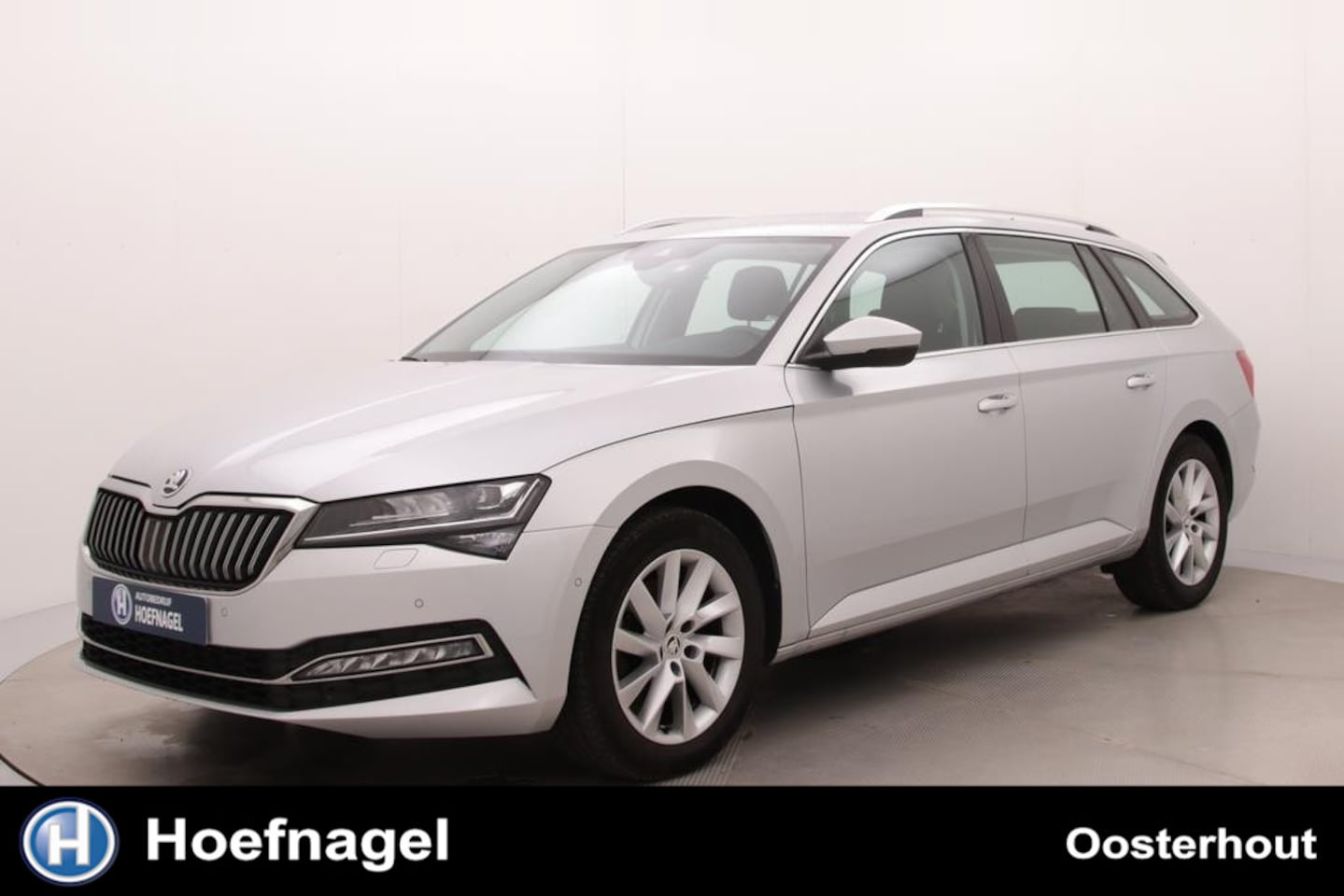 Skoda Superb Combi - 1.5 TSI ACT Business Edition Plus Automaat | Trekhaak | Adaptive Cruise Control | Navigati - AutoWereld.nl