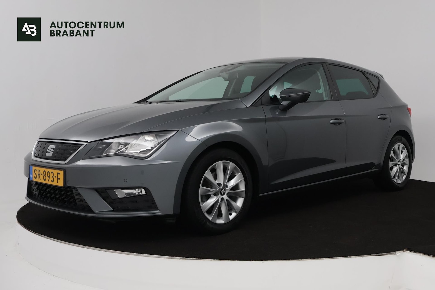 SEAT Leon - 1.0 EcoTSI Style Business Intense Automaat (NAVIGATIE, CARPLAY, CLIMA, PARKEERSENSOREN, - AutoWereld.nl