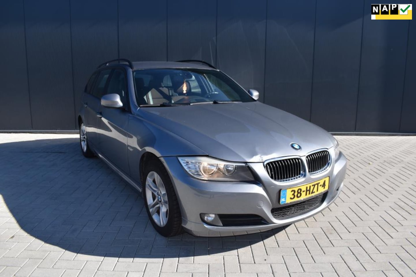 BMW 3-serie Touring - 318i Business Line Lichte Schade! - AutoWereld.nl