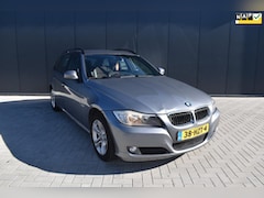 BMW 3-serie Touring - 318i Business Line Lichte Schade
