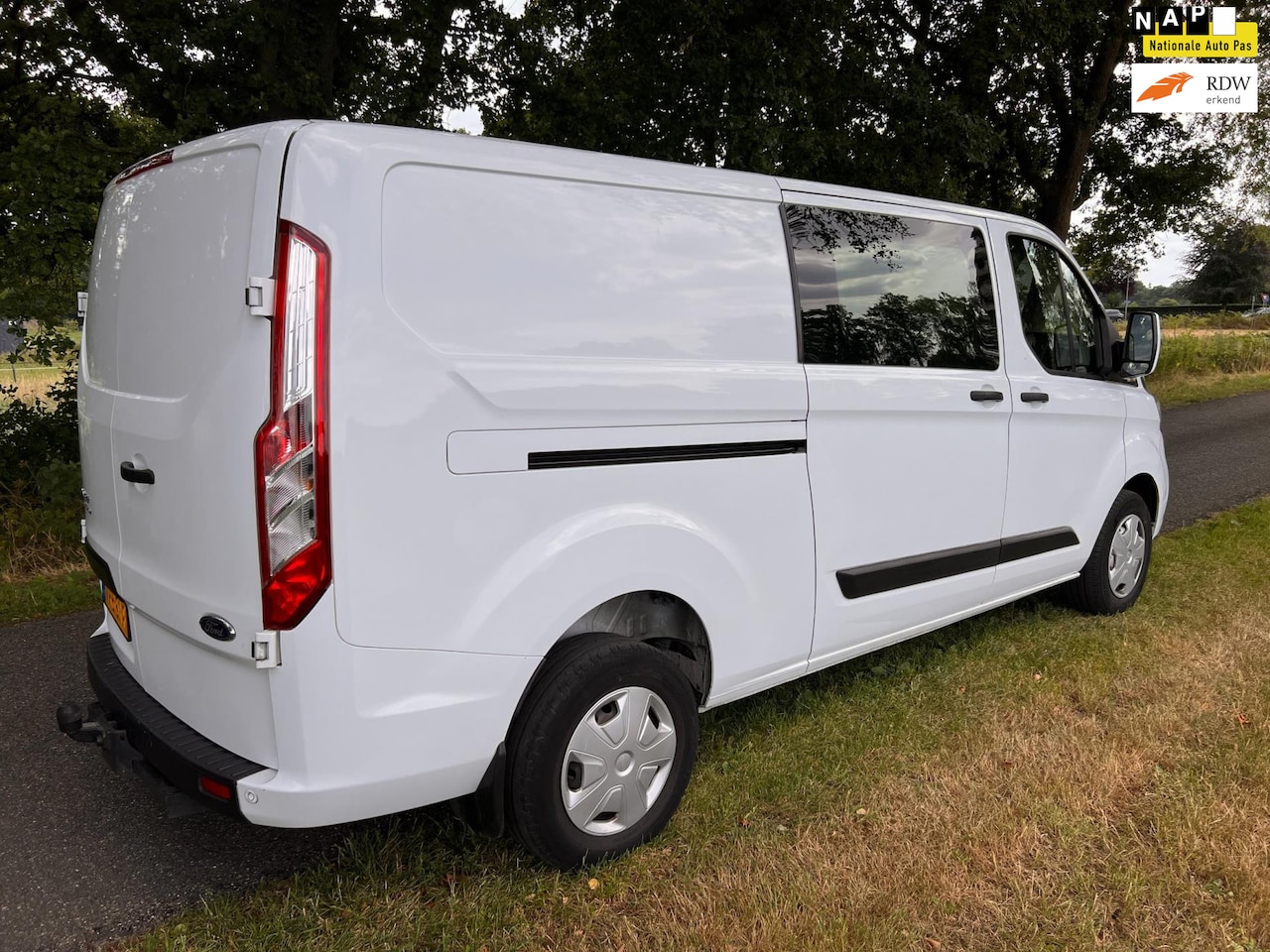 Ford Transit Custom - 300 2.0 TDCI L2H1 DC Airco & Winterpakket & Cruise controle - AutoWereld.nl