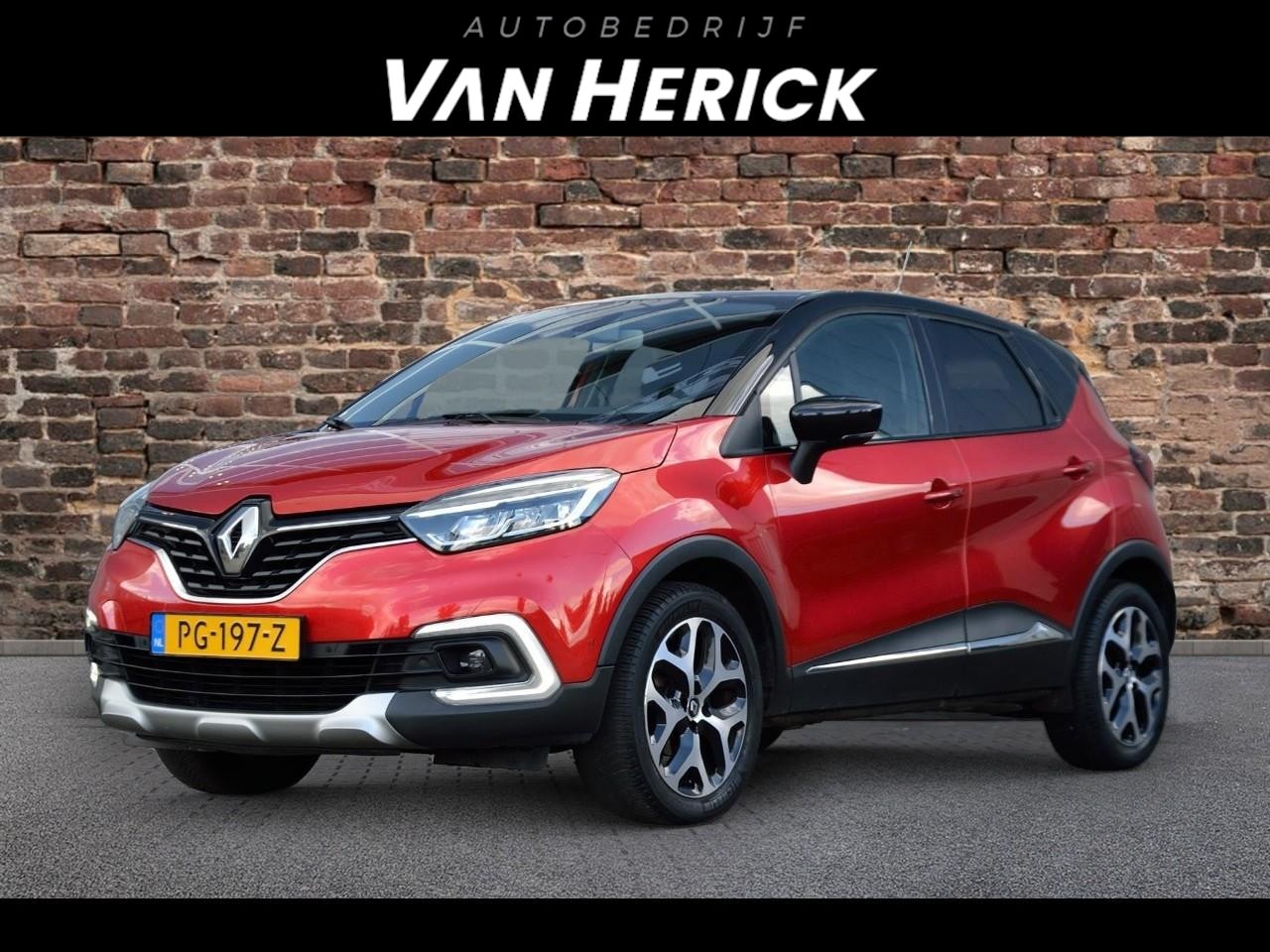 Renault Captur - 0.9 TCe Intens | R-Link | Clima | Trekhaak - AutoWereld.nl