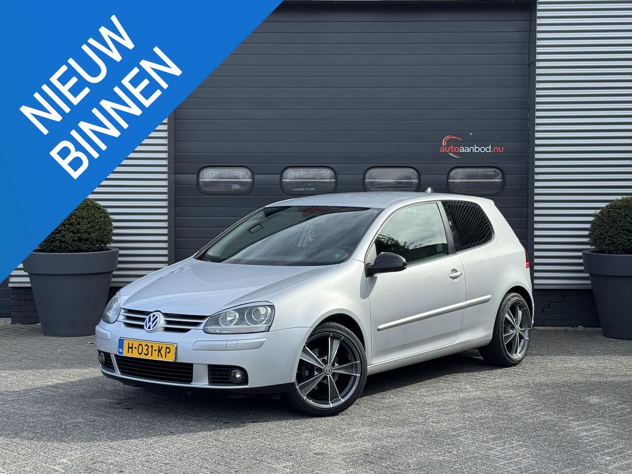Volkswagen Golf - 1.6 Turijn | Cruise Control | 18 Inch Lichtmetalen Velgen | Stoelverwarming | Privacy Glas - AutoWereld.nl