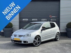 Volkswagen Golf - 1.6 Turijn | Cruise Control | 18 Inch Lichtmetalen Velgen | Stoelverwarming | Privacy Glas