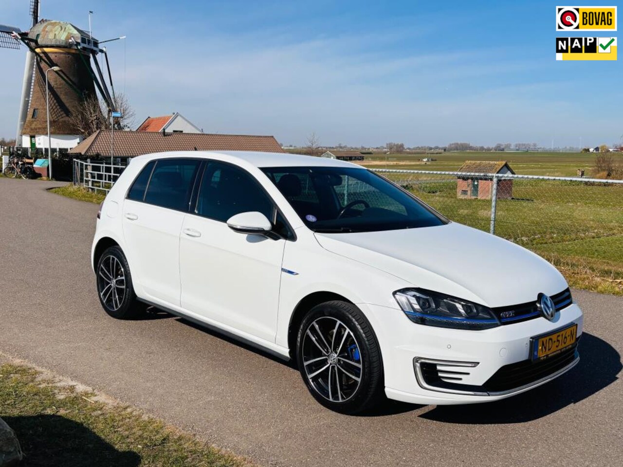 Volkswagen Golf - 1.4 TSI GTE Connected Series|Apple carplay|PDC voor en achter - AutoWereld.nl