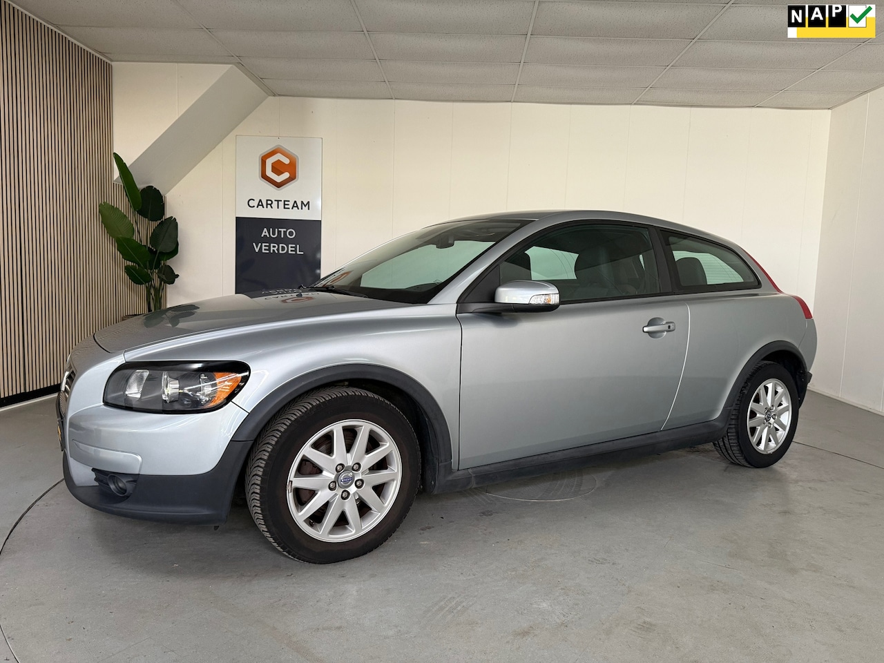 Volvo C30 - 2.0 Momentum Airco, LMC, Trekhaak, Cruise control - AutoWereld.nl