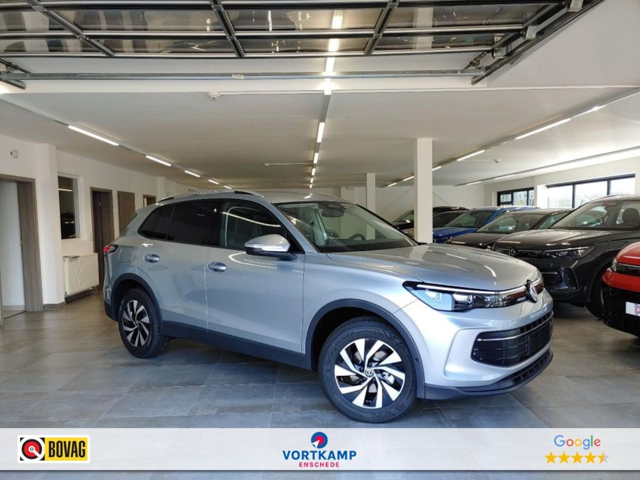 Volkswagen Tiguan - 1.5 eTSI DSG LIFE EDITION TREKHAAK/CAMERA/NAVI/CARPLAY/ACC/STOELVERW/E-KLEP - AutoWereld.nl