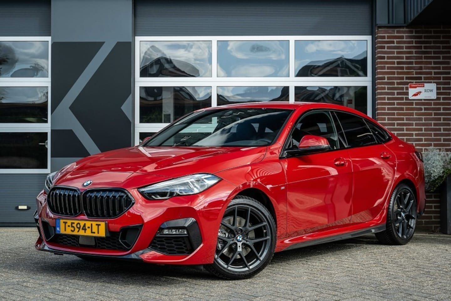 BMW 2-Serie - 218 218i | M-Sport | Cruise | Sportstoelen | Active Guard Plus | 18' inch | NAP | - AutoWereld.nl