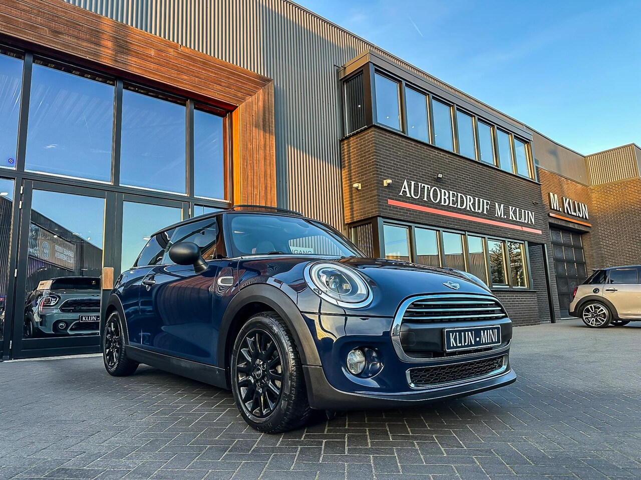 MINI One - Mini 1.2 Salt Business 102pk/Navi/Led/Pano/NL auto - AutoWereld.nl
