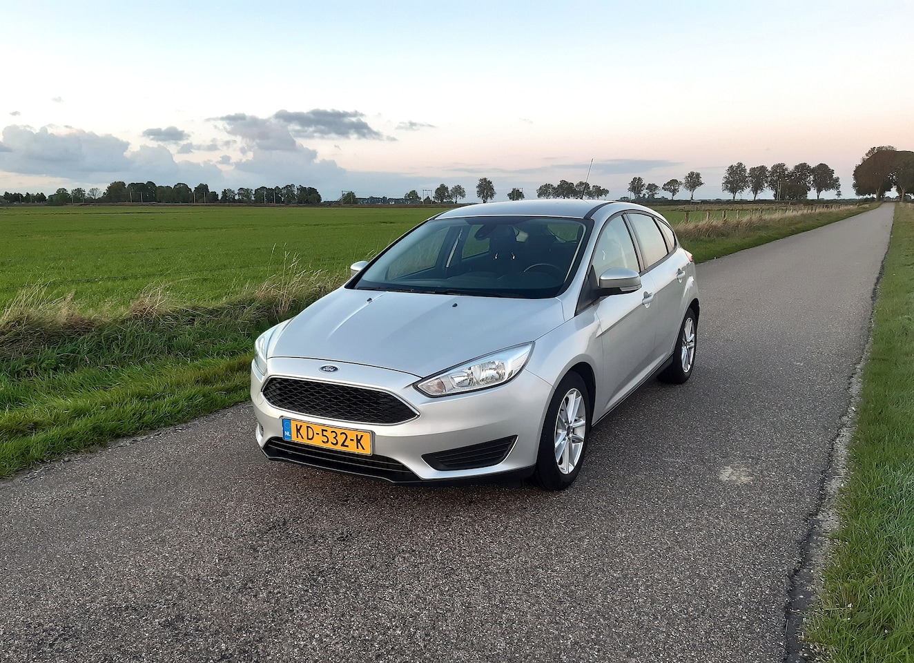 Ford Focus - 1.0 Trend Edition in zeer goede staat met Navigatie - AutoWereld.nl