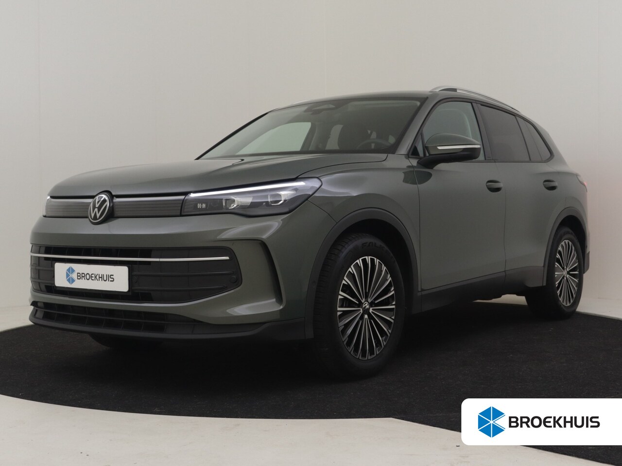 Volkswagen Tiguan - 1.5 eTSI 96 kW Edition 130pk | Trekhaak | Dodehoekdectie | App connect | Park assist | Nav - AutoWereld.nl